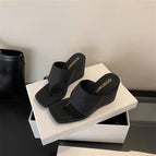 Black / 35